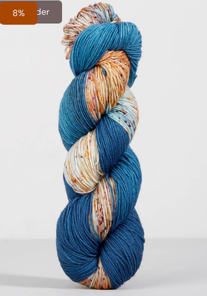 Urth Yarns/Gusto Wool Carmen
