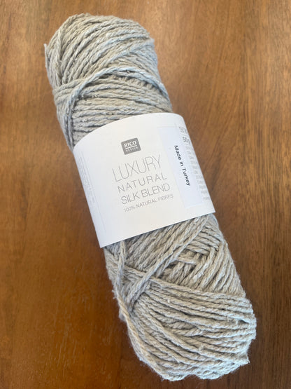 Universal Yarn Luxury Silk Blend