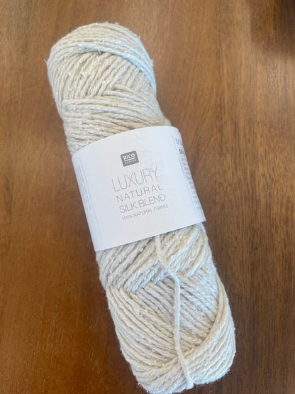Universal Yarn Luxury Silk Blend